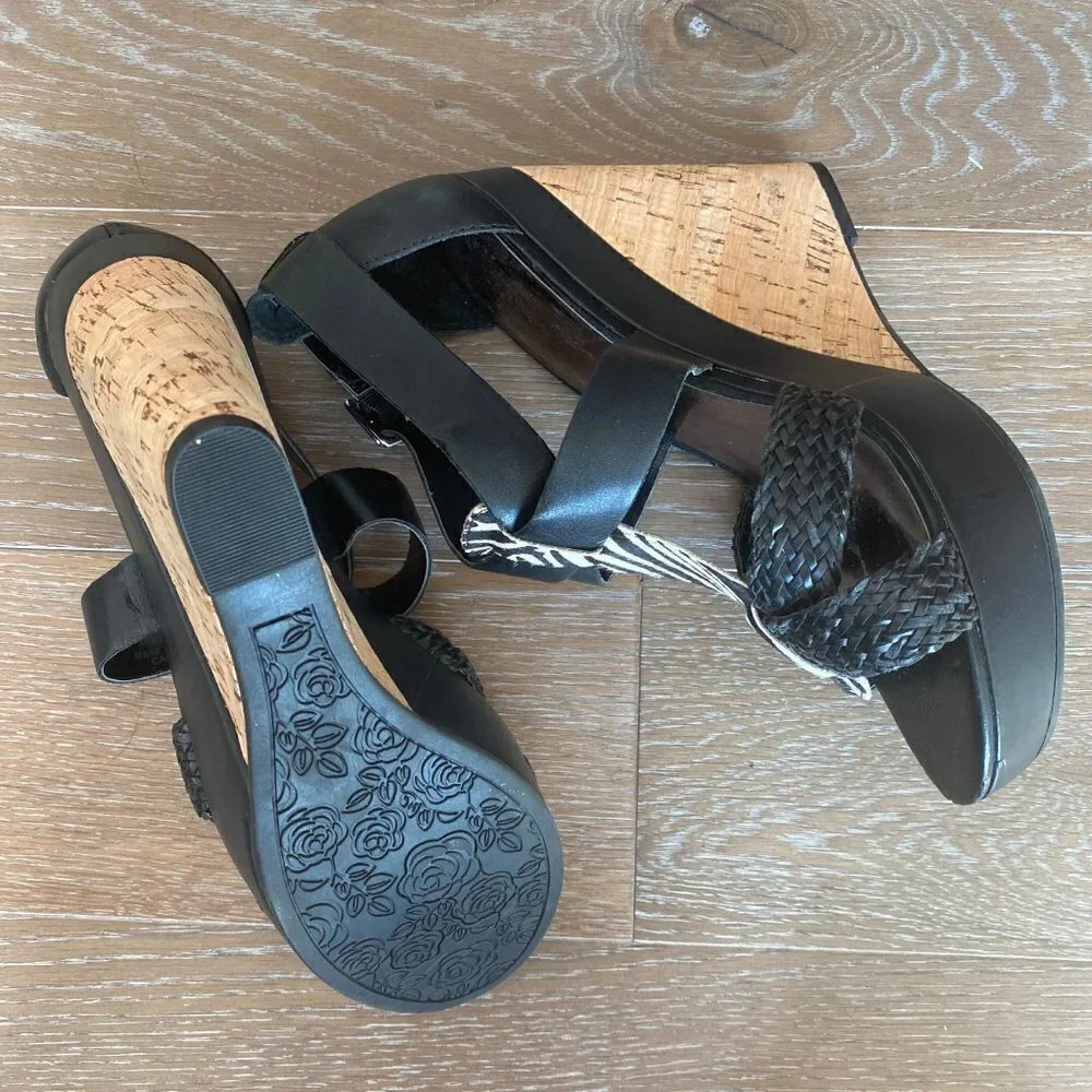 NEW Carlos Santana Zebra Wedge Sandals | 10